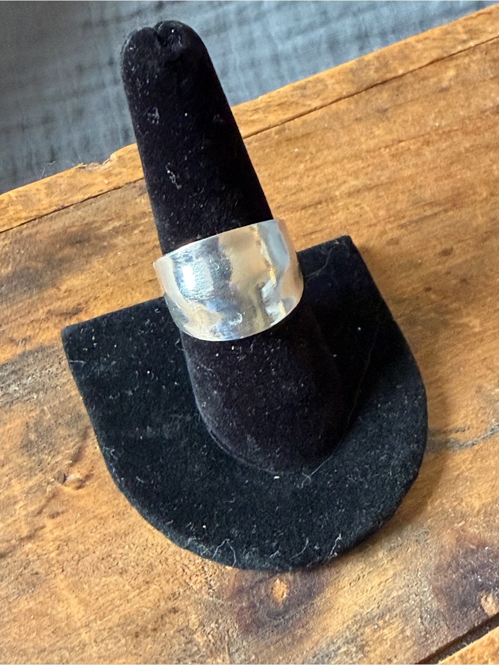 Source Unknown Polished Silver Band Ring